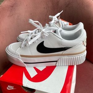 Nike Court Legacy Lift